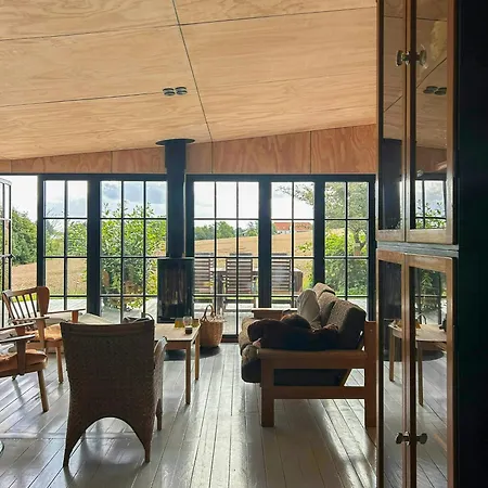 House With Sea View In Rosnaes Semesterbostad *
